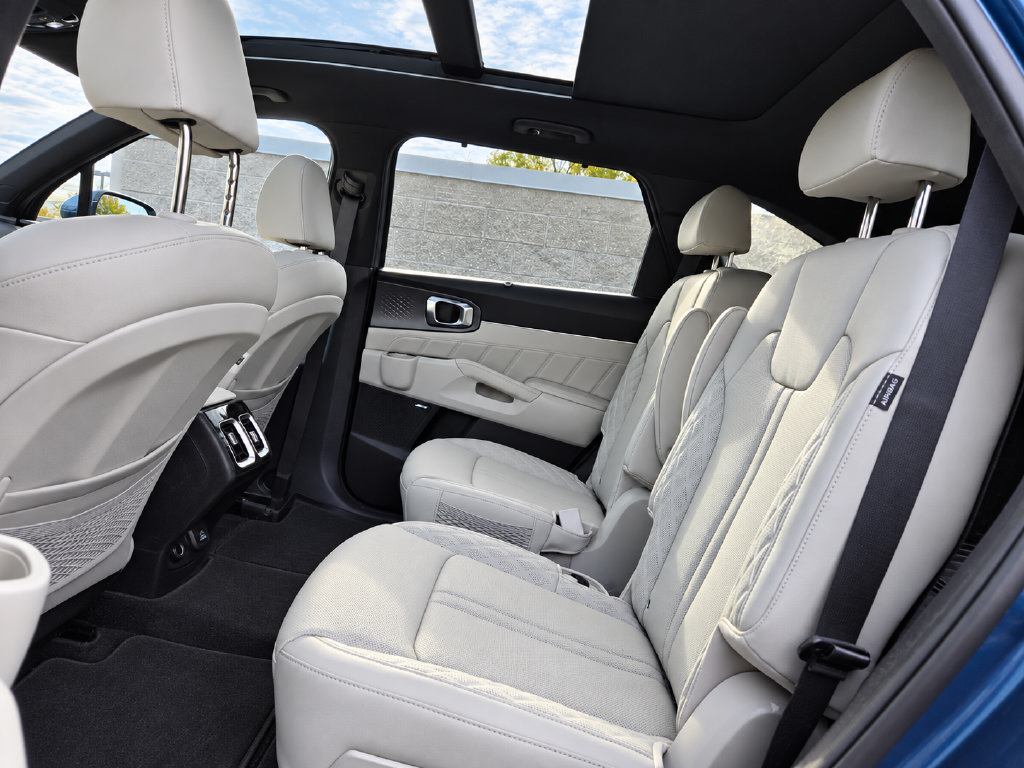 Certified 2025 Kia Sorento SX Prestige AWD/4WD image 5