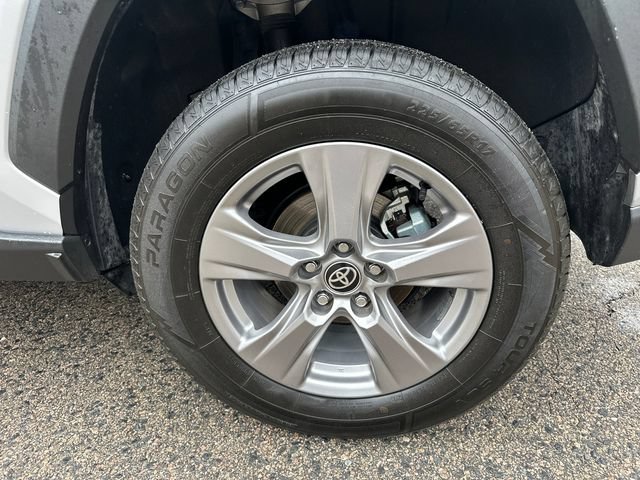 Certified 2025 Toyota RAV4 LE AWD/4WD image 18