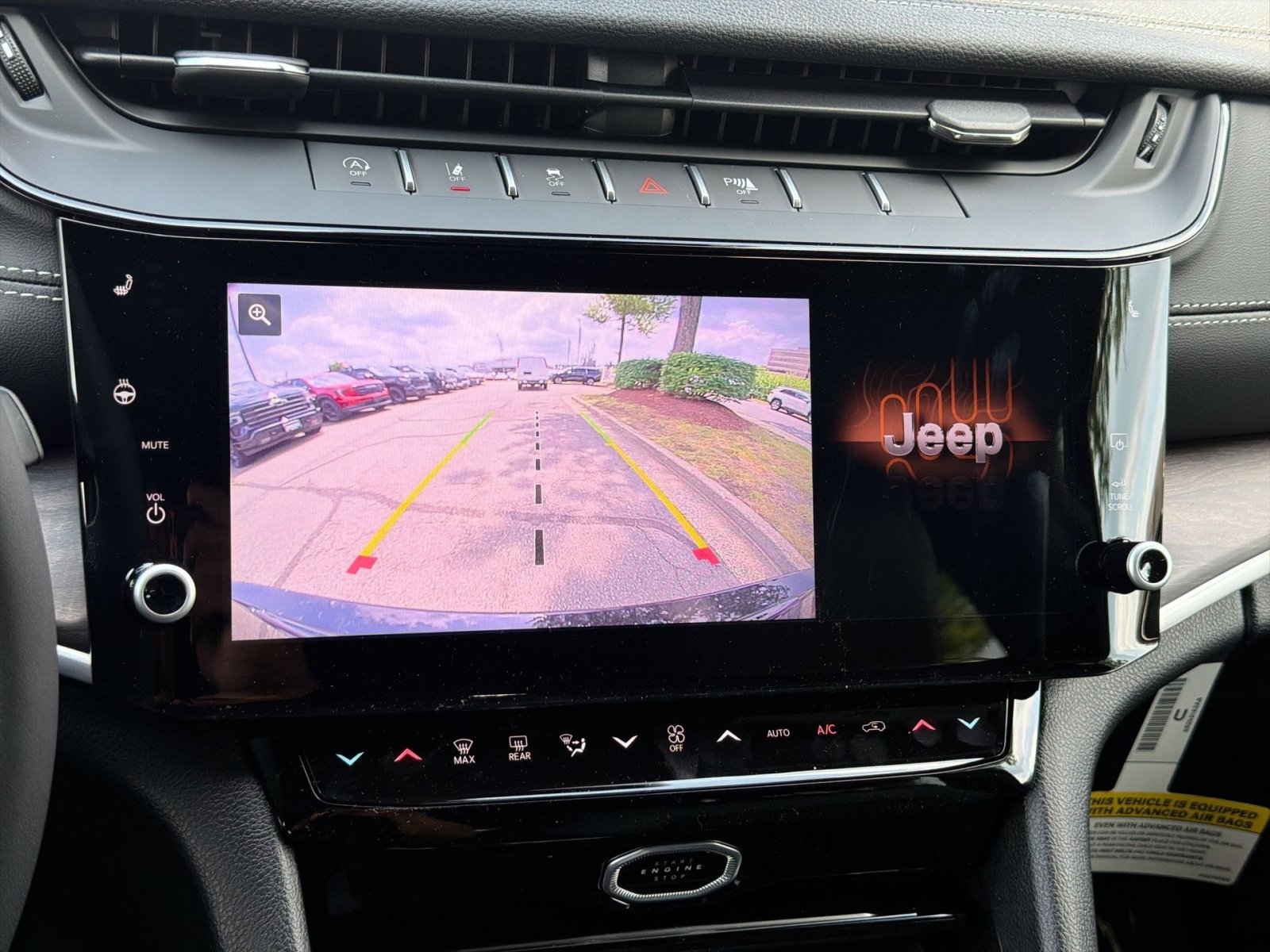 New 2026 Jeep Grand Cherokee Altitude AWD/4WD image 19