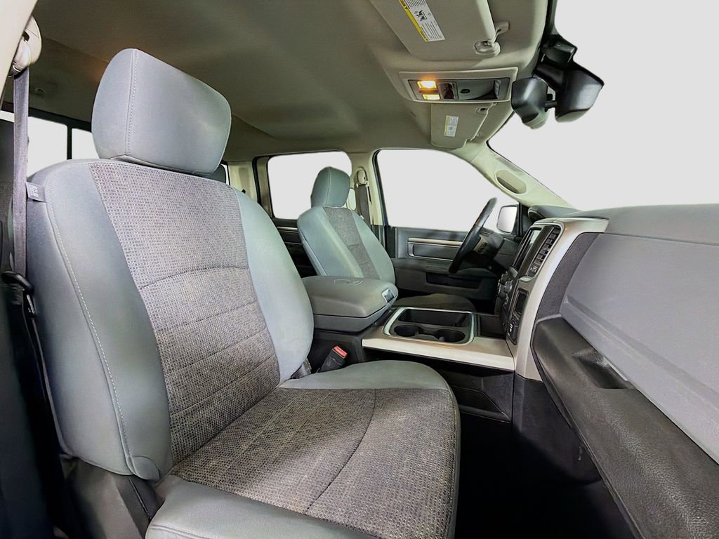 Used 2018 RAM 1500 SLT image 28