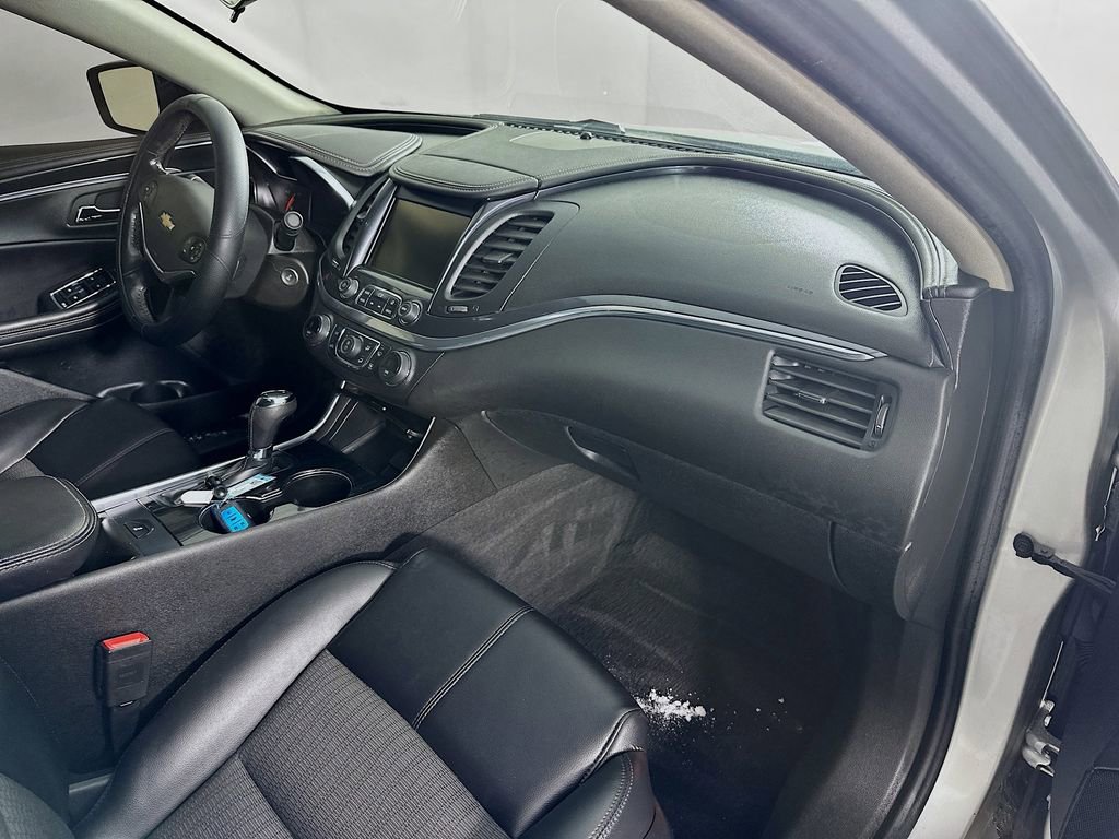 Used 2017 Chevrolet Impala LT image 31