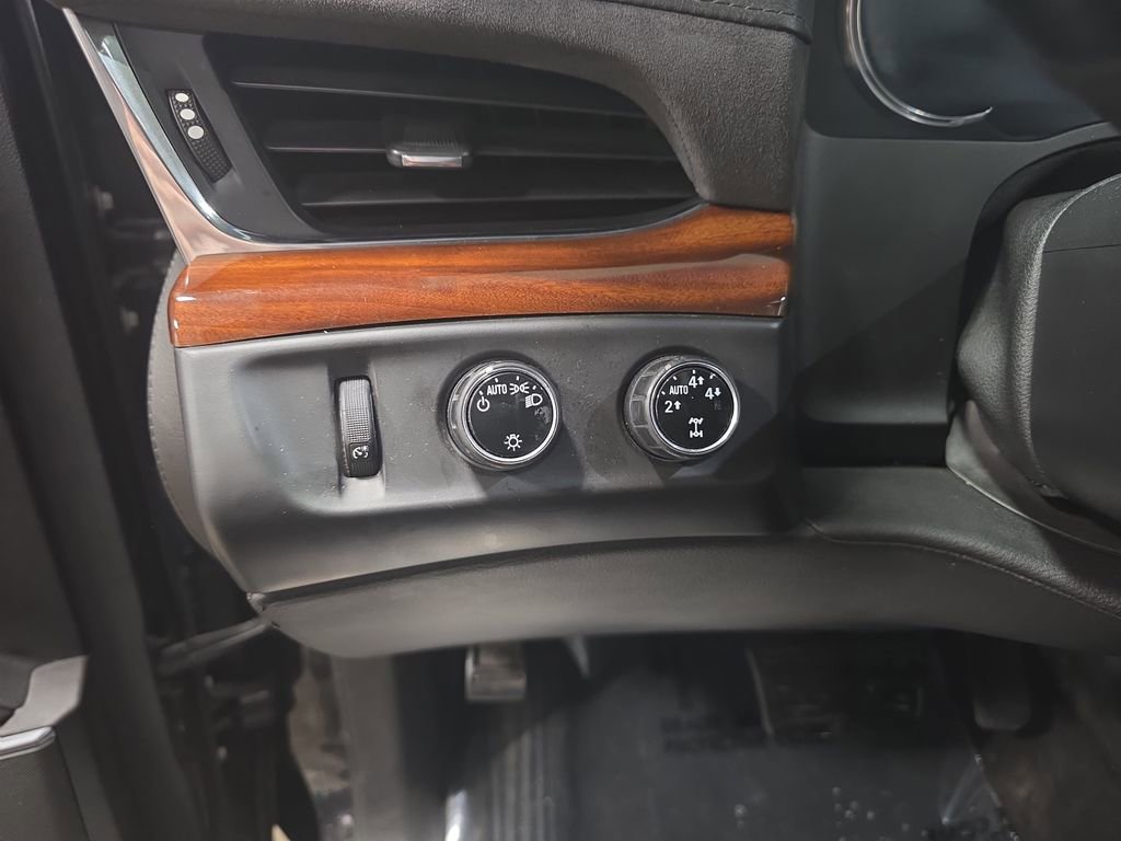 Used 2016 Cadillac Escalade Luxury image 27
