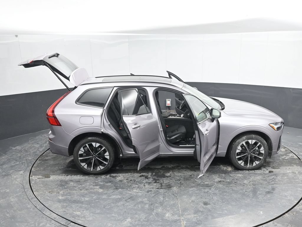 New 2026 Volvo XC60 B5 Plus w/ Protection Package Premier AWD/4WD image 47