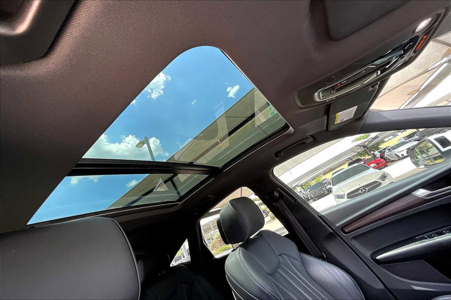 Used 2021 Audi Q5 2.0T Premium w/ Convenience Package image 13