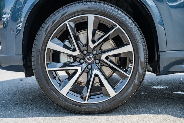 Certified 2024 Volvo XC90 B6 Plus w/ Protection Package Premier AWD/4WD image 18