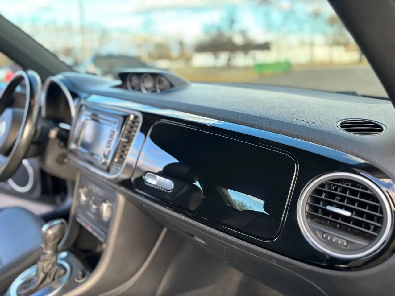 Used 2014 Volkswagen Beetle TDI image 12