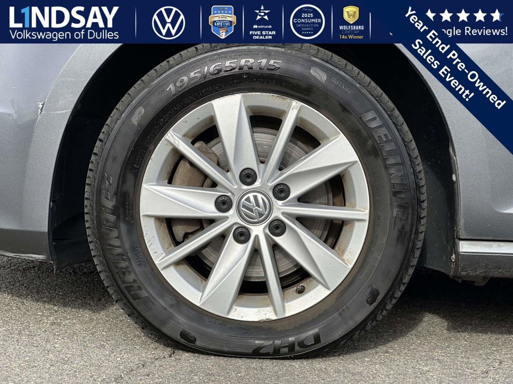 Used 2016 Volkswagen Golf S image 8