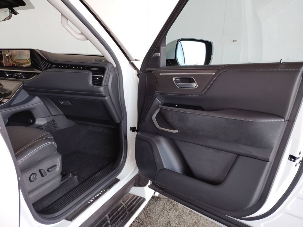 Used 2026 INFINITI QX80 Luxe w/ Cargo Package AWD/4WD image 10