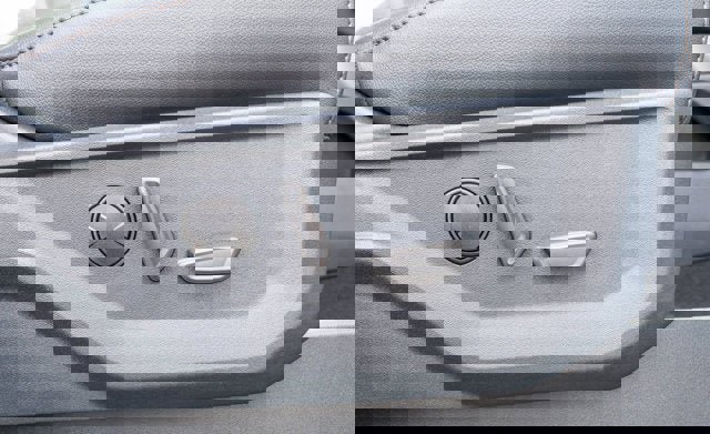 New 2026 Ford F250 Lariat w/ Black Appearance Package image 28