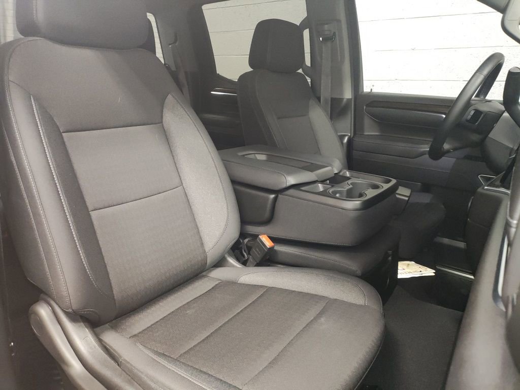 Used 2024 Chevrolet Silverado 1500 LT AWD/4WD image 9