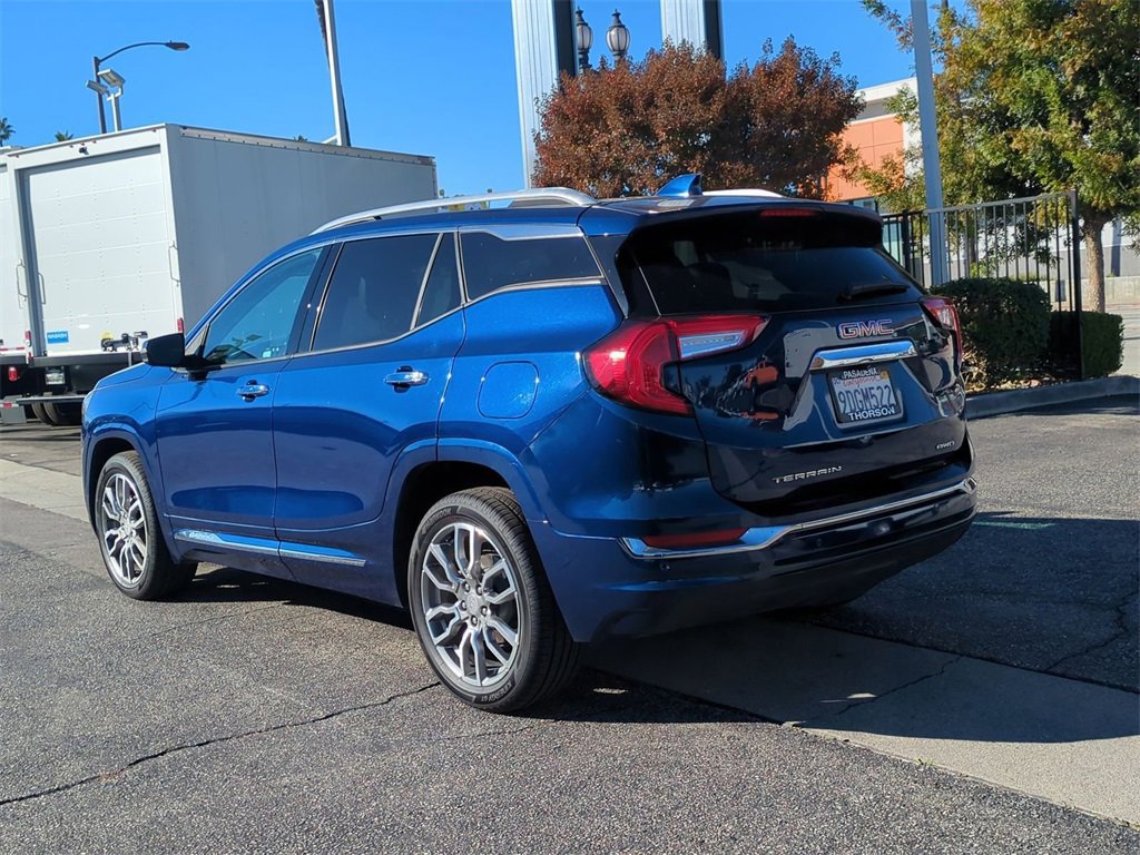 Used 2022 GMC Terrain Denali w/ Denali Premium Package image 4