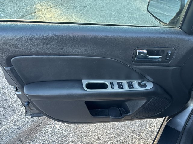 Used 2010 Ford Fusion SEL FWD image 11