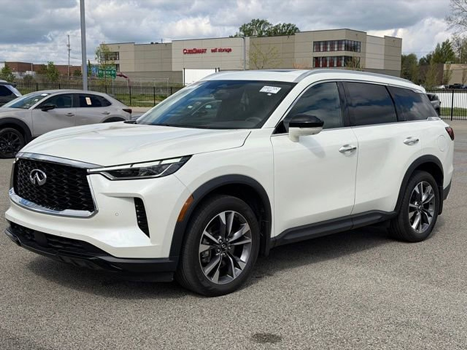 Certified 2023 INFINITI QX60 Luxe image 3