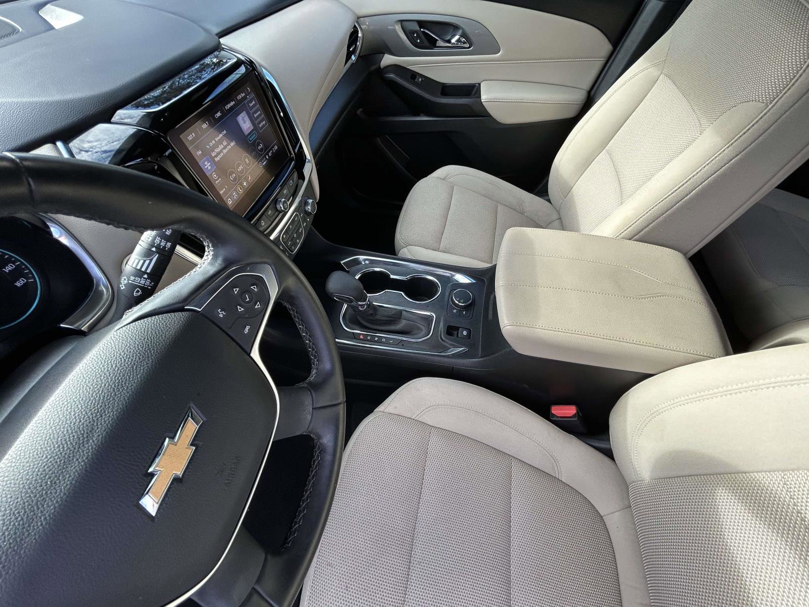 Used 2023 Chevrolet Traverse LT image 10