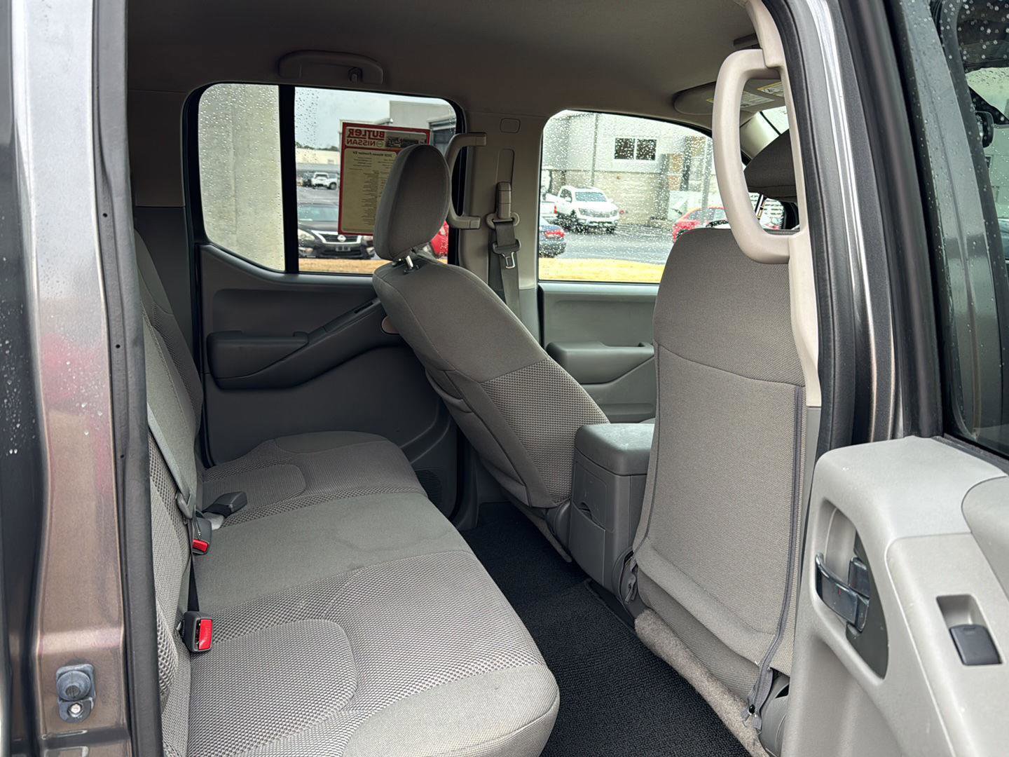 Used 2020 Nissan Frontier SV image 11