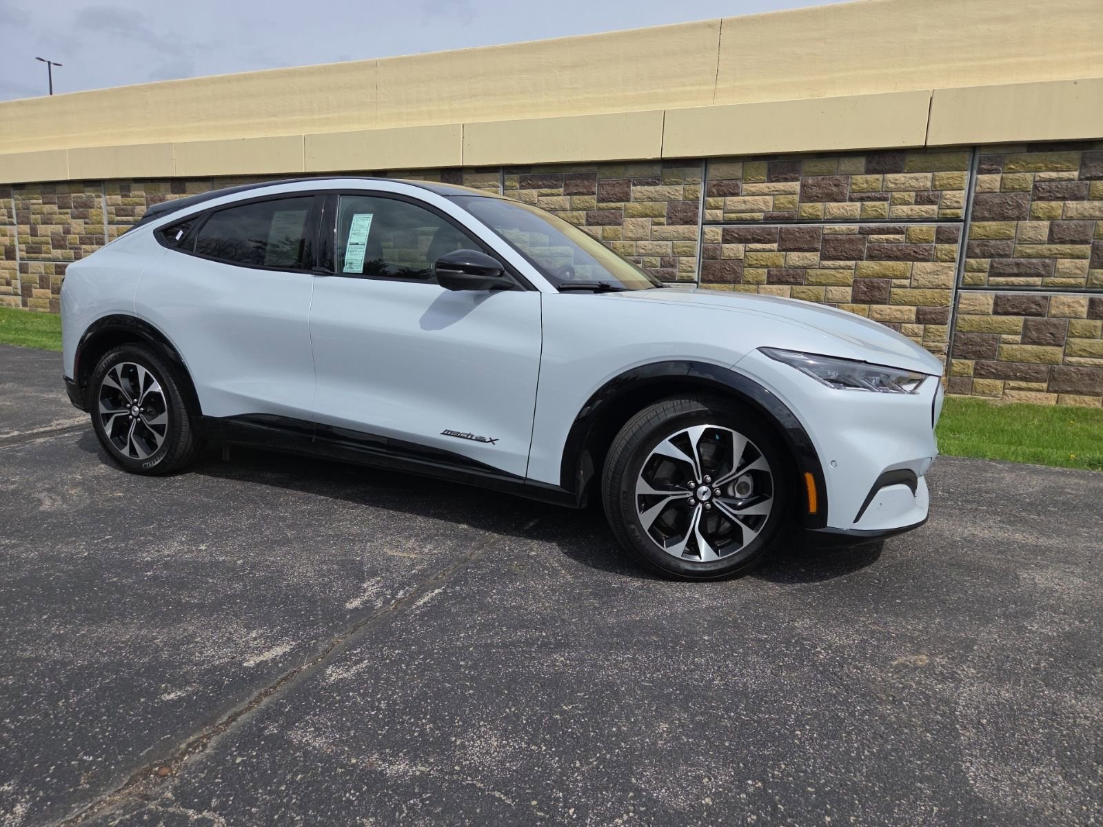 Used 2023 Ford Mustang Mach-E Premium image 3