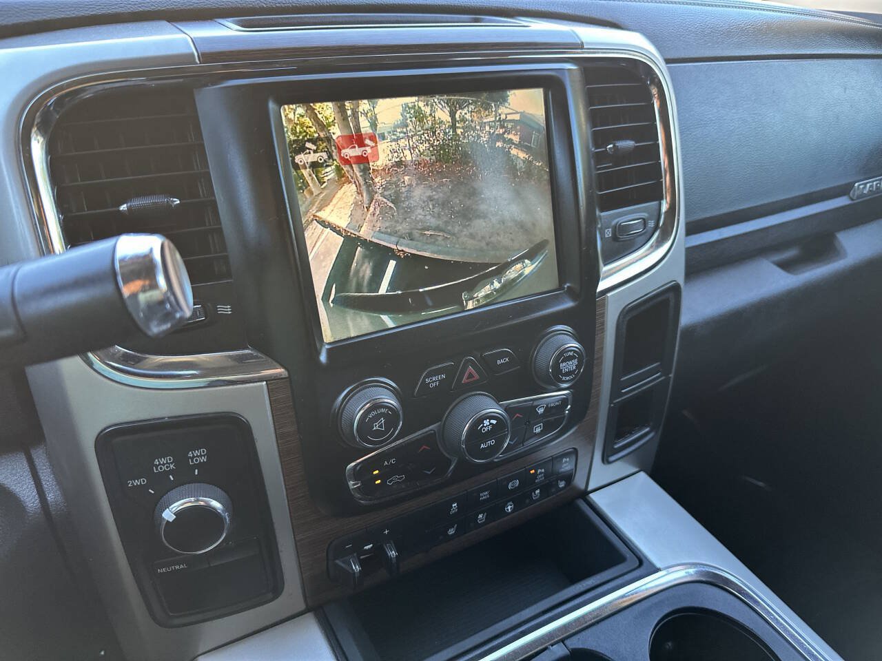Used 2016 RAM 3500 Laramie w/ Convenience Group AWD/4WD image 6