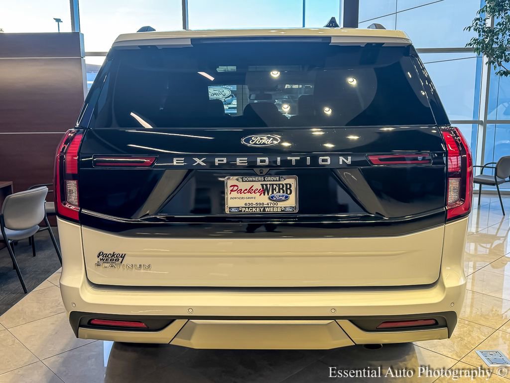 Used 2025 Ford Expedition Platinum w/ Platinum Ultimate Package AWD/4WD image 7
