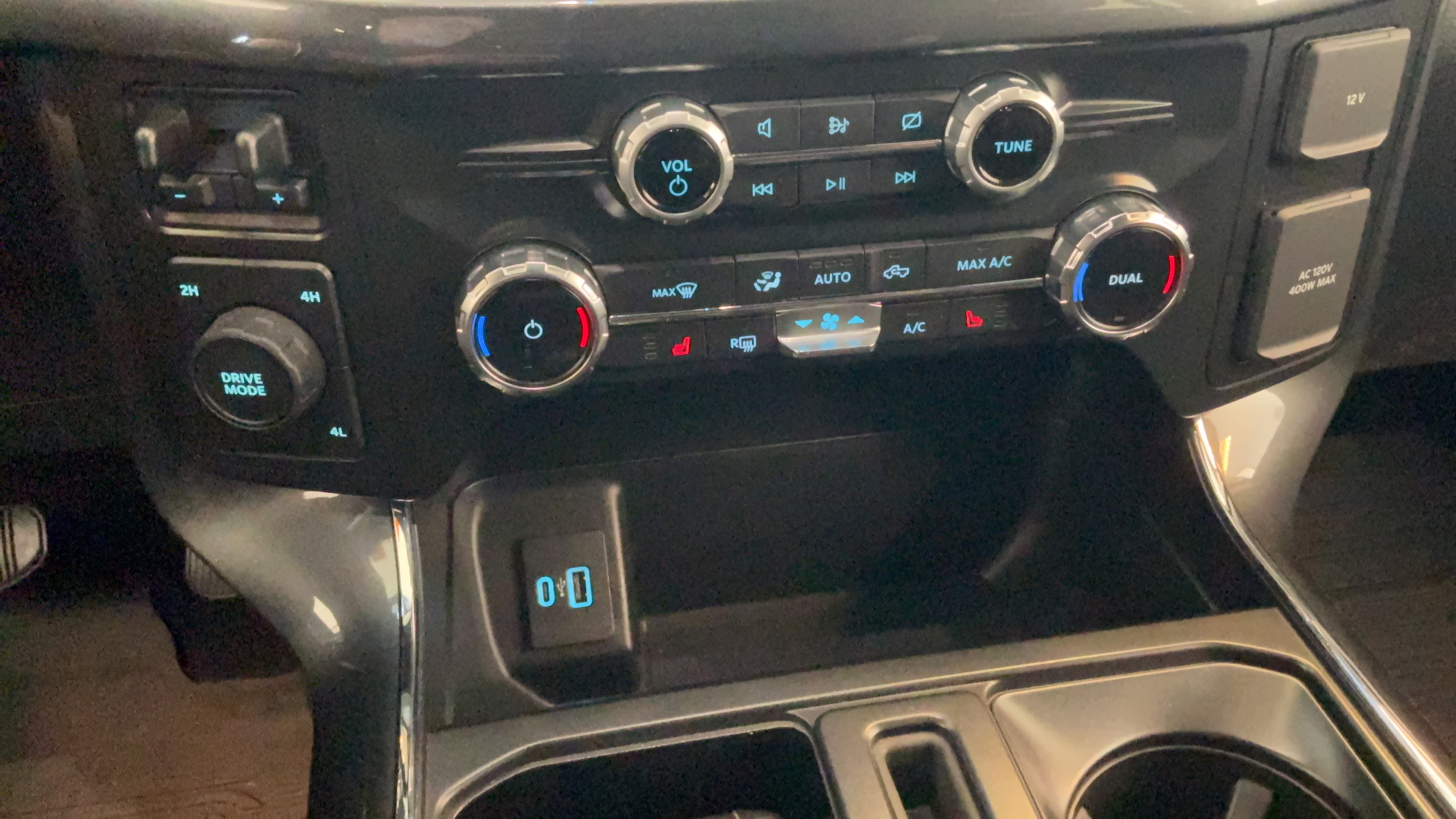 Used 2022 Ford F150 XLT w/ Equipment Group 302A High AWD/4WD image 15