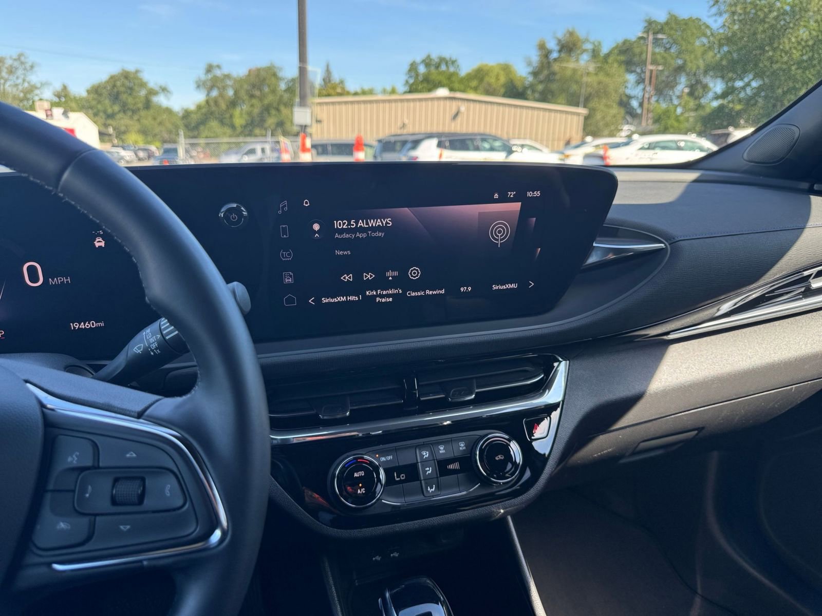 Used 2025 Buick Envista Sport Touring image 17