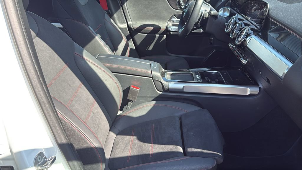 Certified 2025 Mercedes-Benz GLB 35 AMG 4MATIC image 11