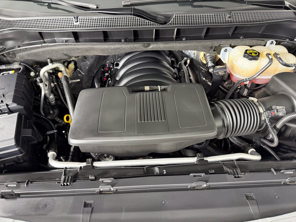Used 2025 Chevrolet Suburban Z71 AWD/4WD image 23