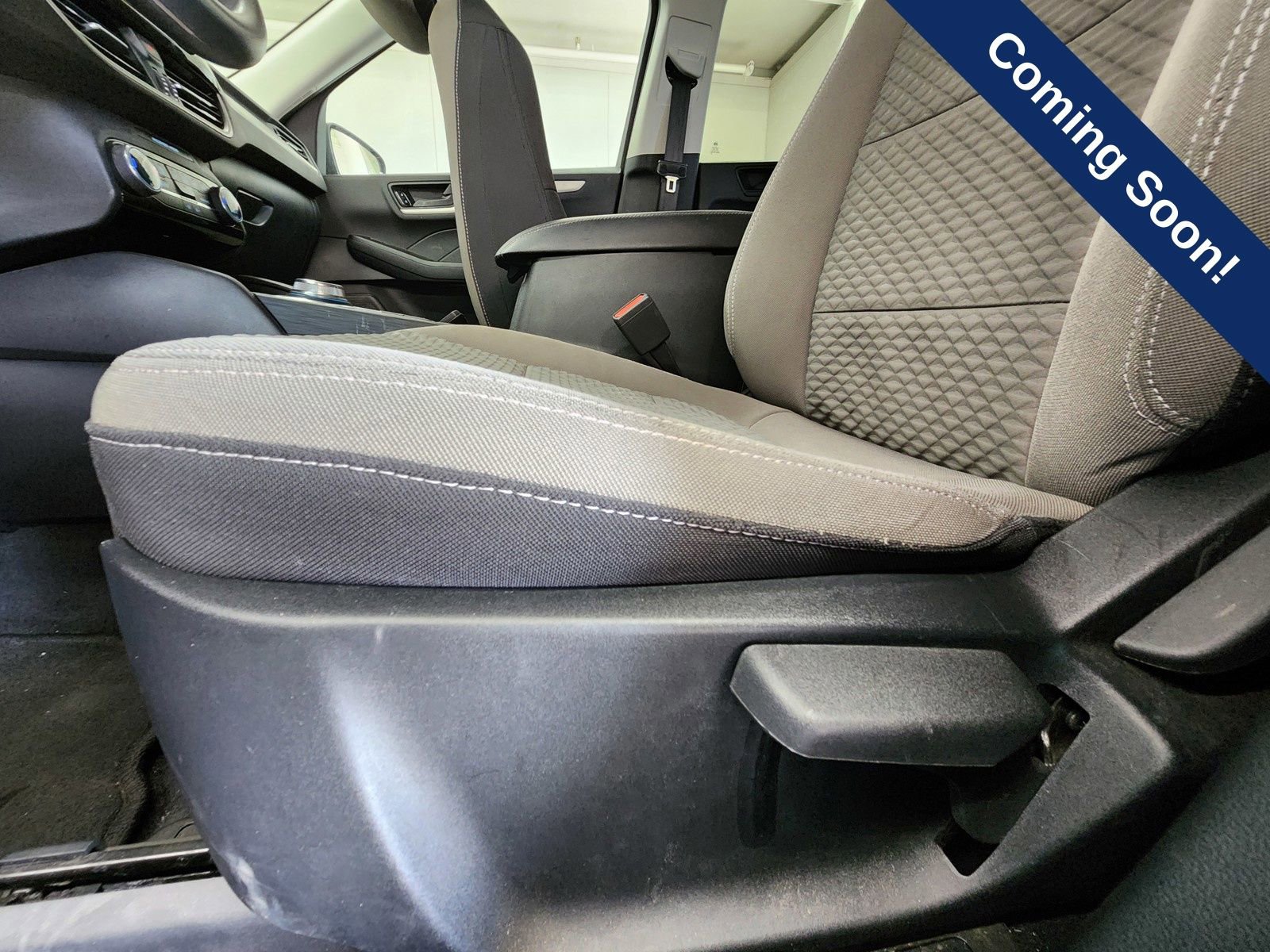Used 2022 Ford Escape SE image 10