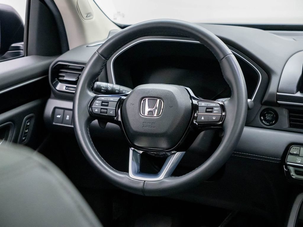 Certified 2024 Honda Pilot Touring image 12