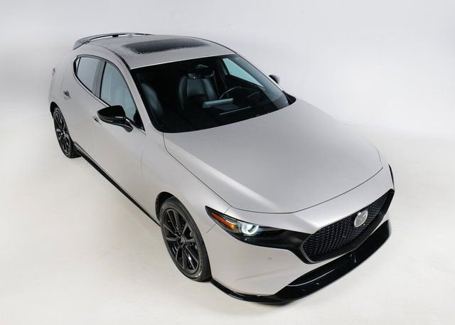 Used 2024 MAZDA MAZDA3 Hatchback w/Premium Plus Pkg image 4