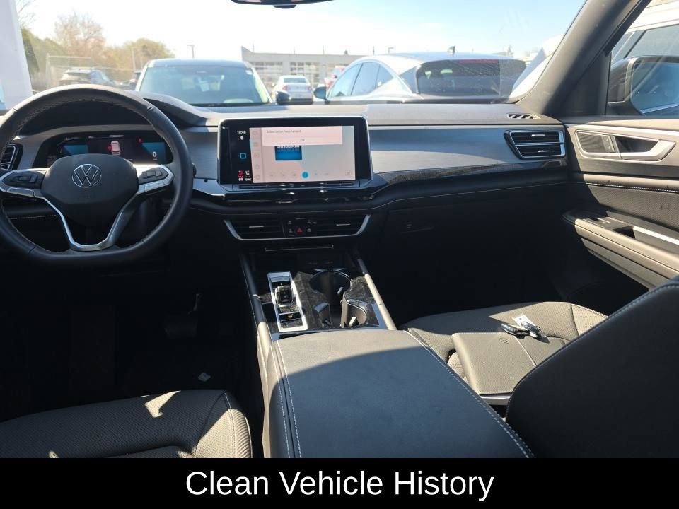 Used 2025 Volkswagen Atlas Cross Sport SE w/ Panoramic Sunroof Package image 4