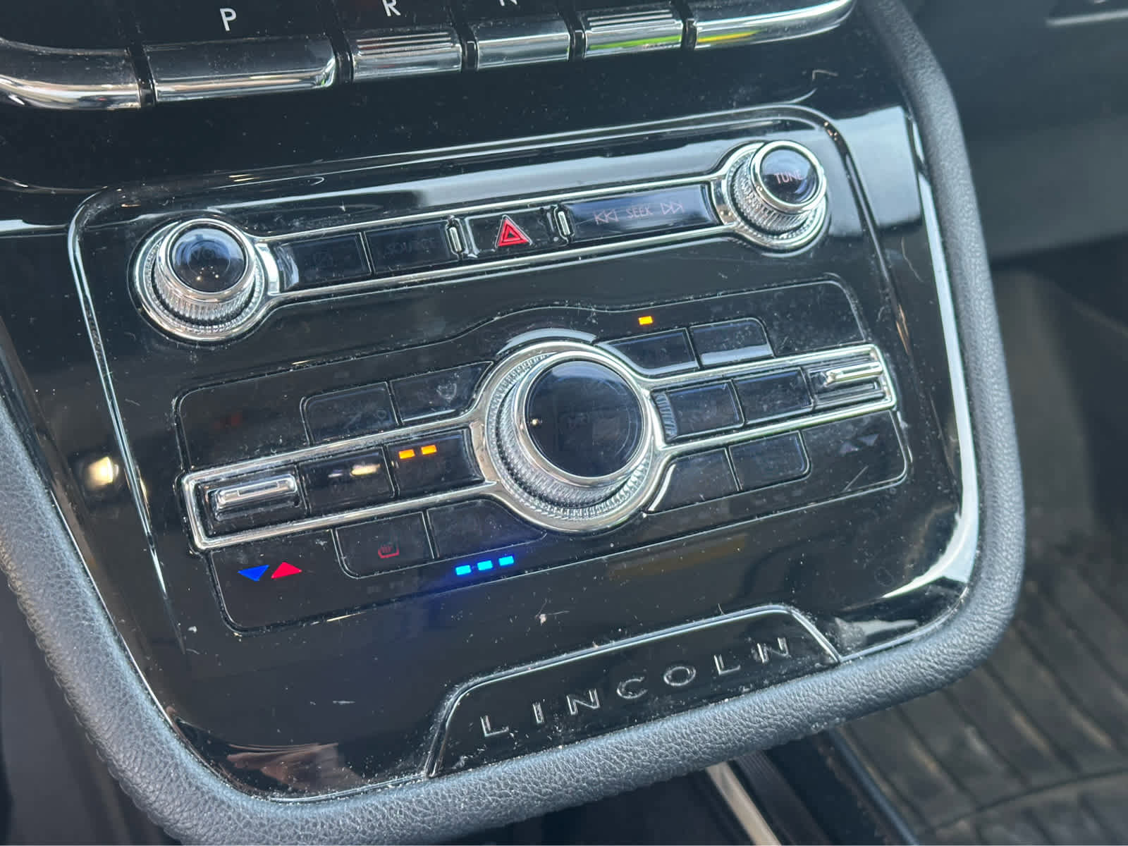 Used 2022 Lincoln Corsair AWD w/ Premium Package image 17