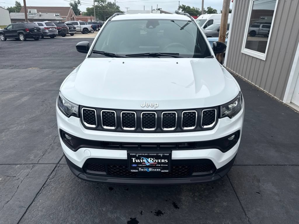 Used 2023 Jeep Compass Latitude w/ Convenience Group AWD/4WD image 7