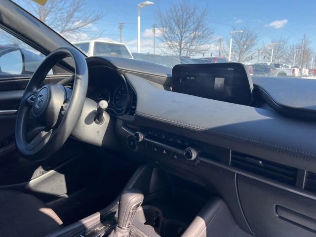 Used 2021 MAZDA MAZDA3 s image 32