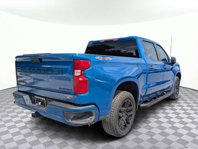 Used 2024 Chevrolet Silverado 1500 Custom w/ Turbomax Blackout Package AWD/4WD image 4