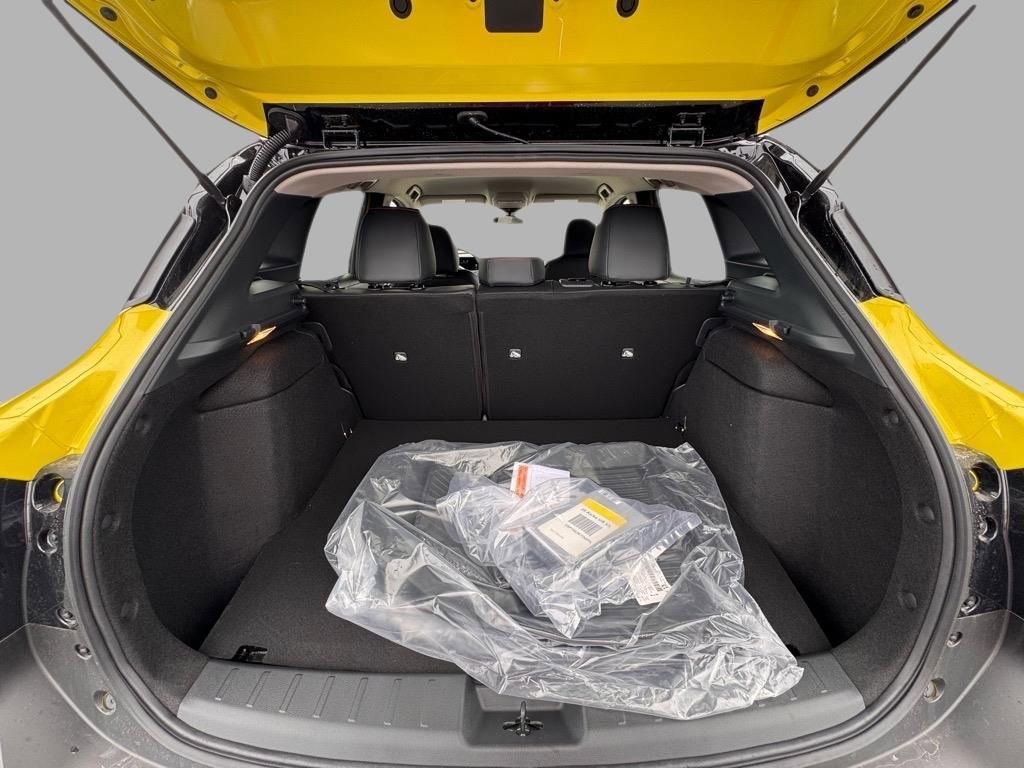 Certified 2025 Nissan Kicks SR image 24