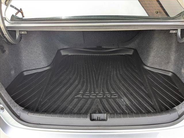 Used 2018 Honda Accord Touring image 6