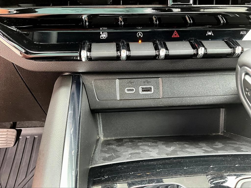Used 2024 GMC Canyon AT4 w/ Technology Package AWD/4WD image 19