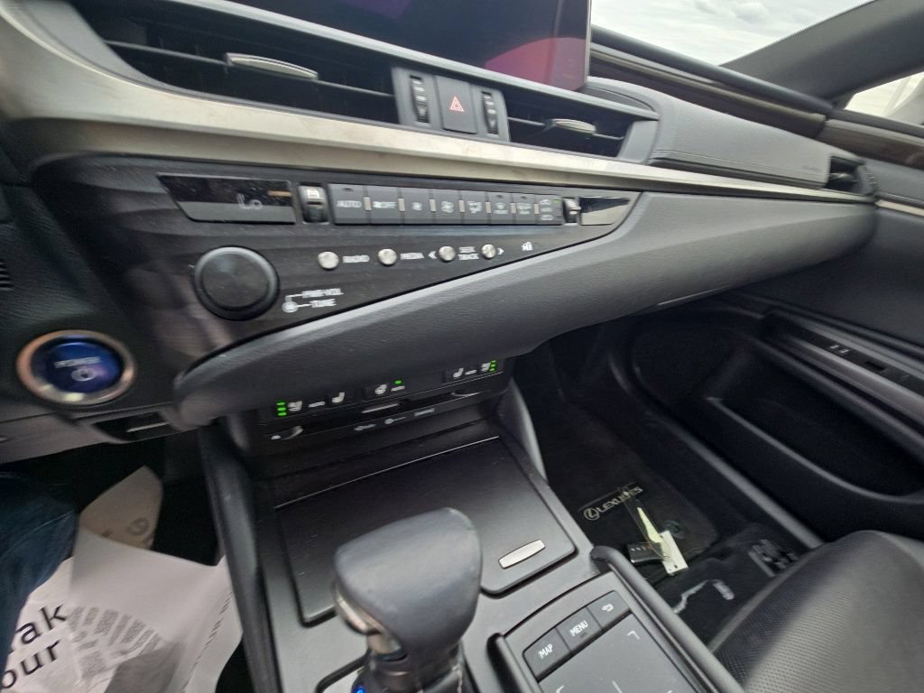 Used 2019 Lexus ES 300h w/ Premium Package FWD image 21