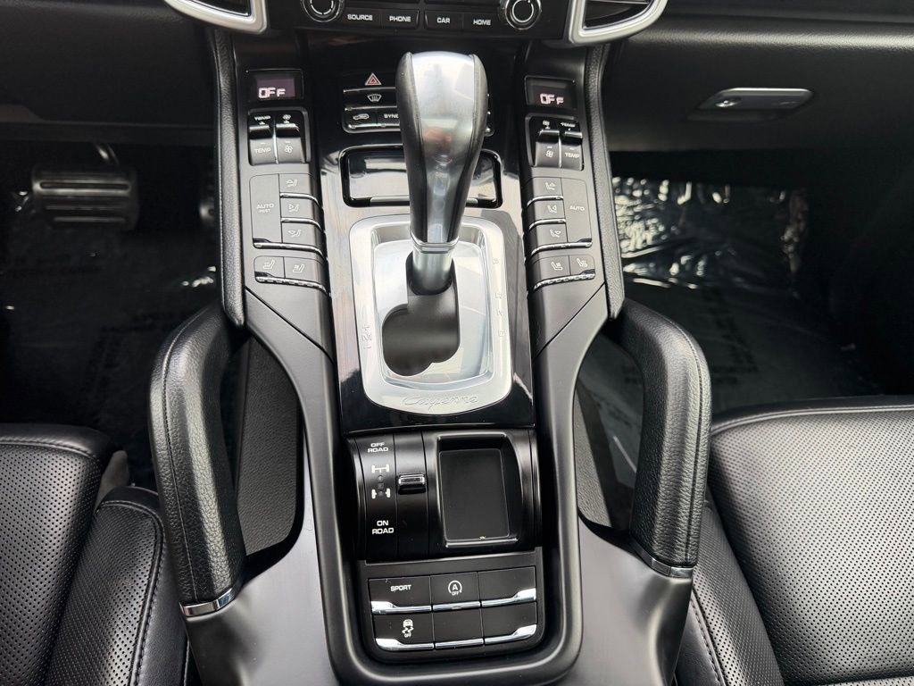 Used 2017 Porsche Cayenne Platinum Edition image 16