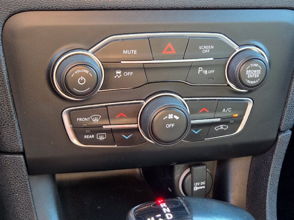 Used 2019 Dodge Charger SXT w/ Leather Interior Group RWD image 31