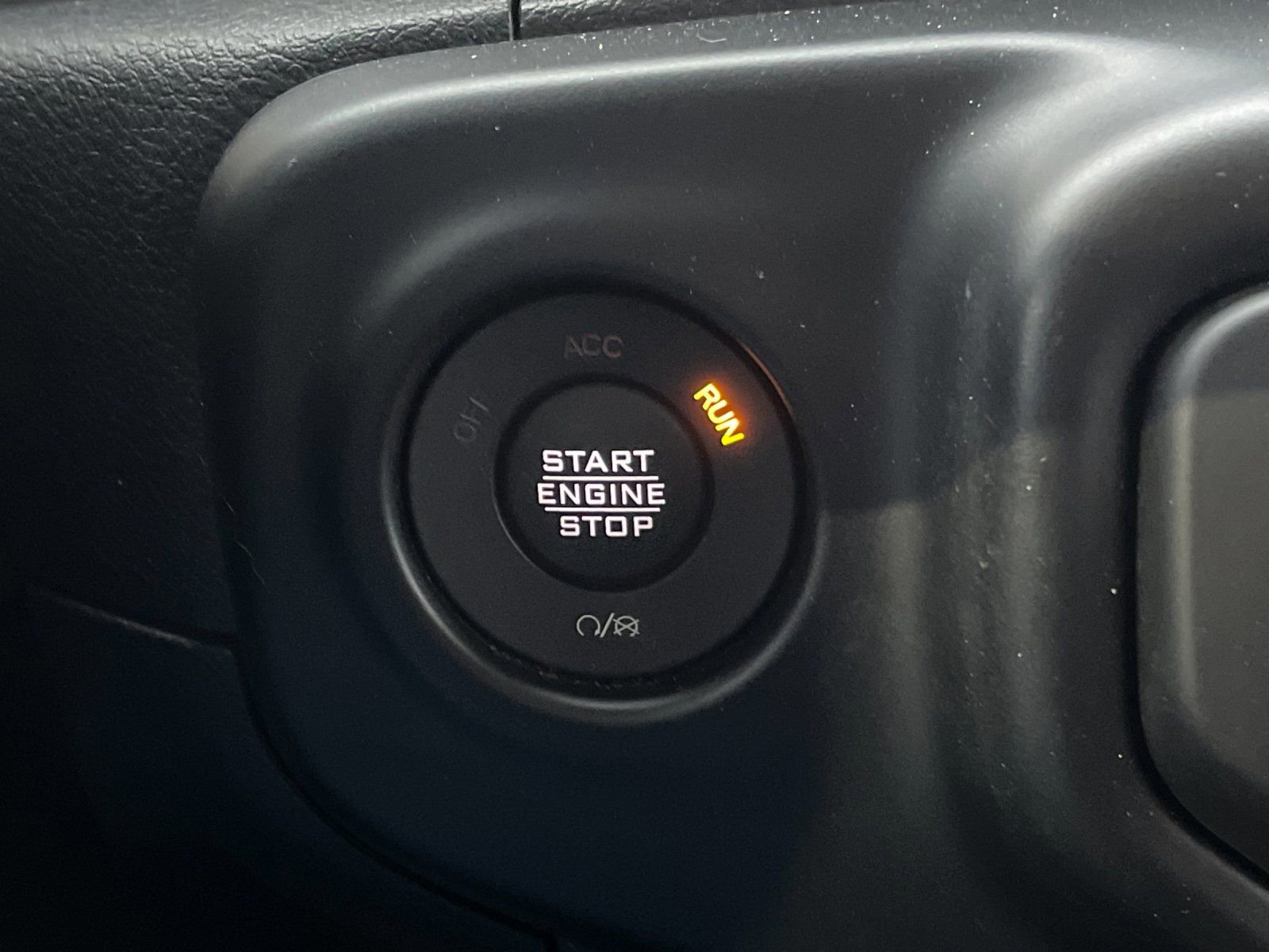 Used 2021 Jeep Wrangler Sport image 24