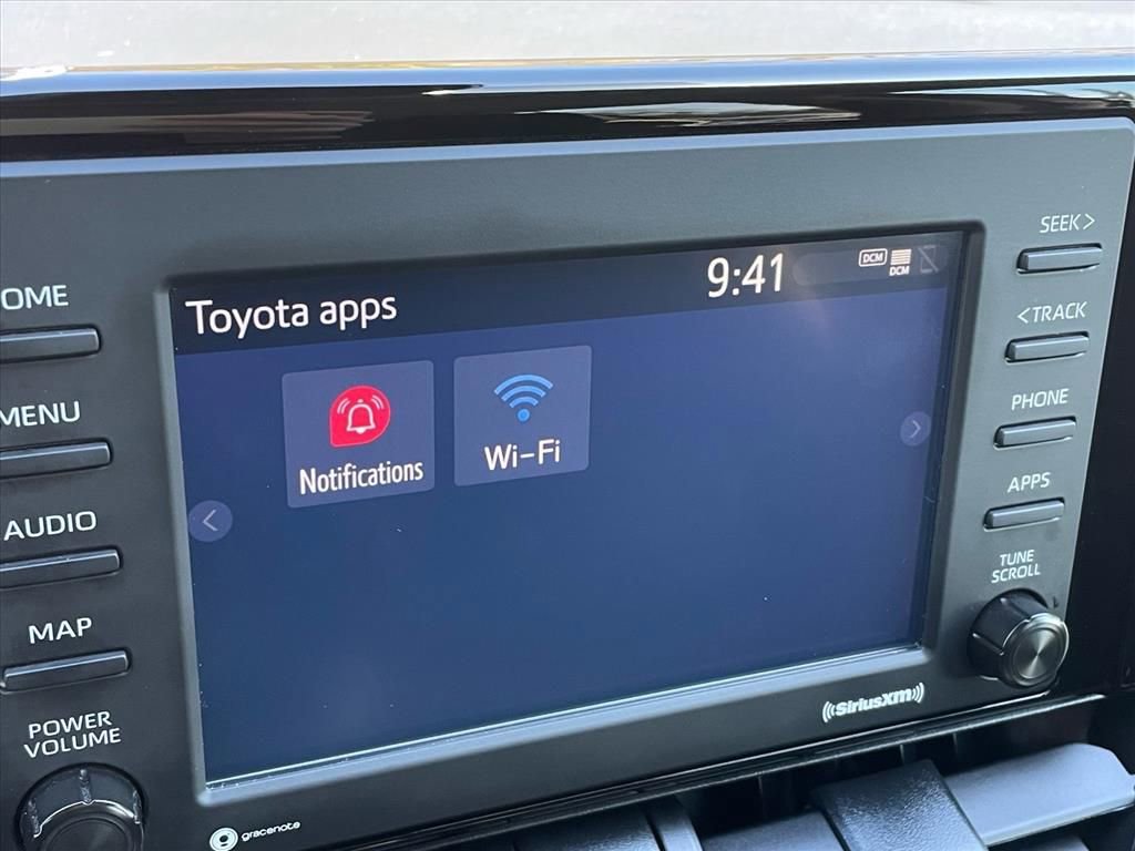 Used 2022 Toyota RAV4 LE image 10