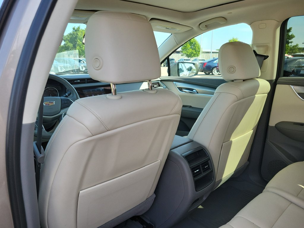 Used 2022 Cadillac XT5 Premium Luxury w/ LPO, Floor Liner Package FWD image 33