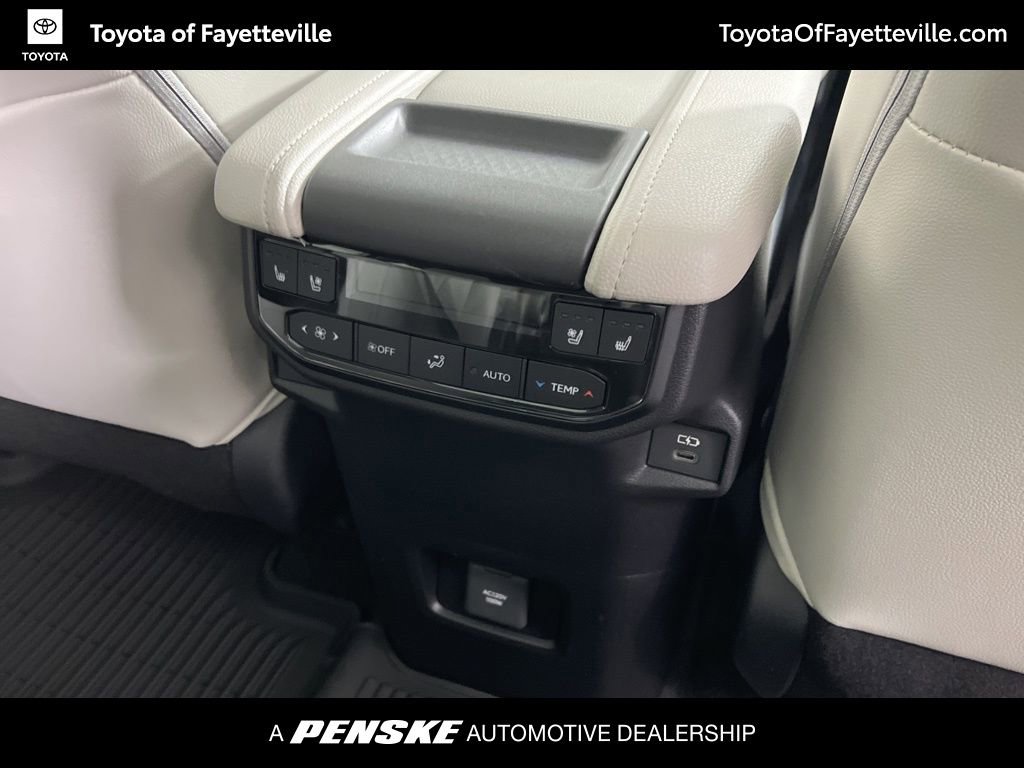 New 2026 Toyota Grand Highlander Platinum image 13