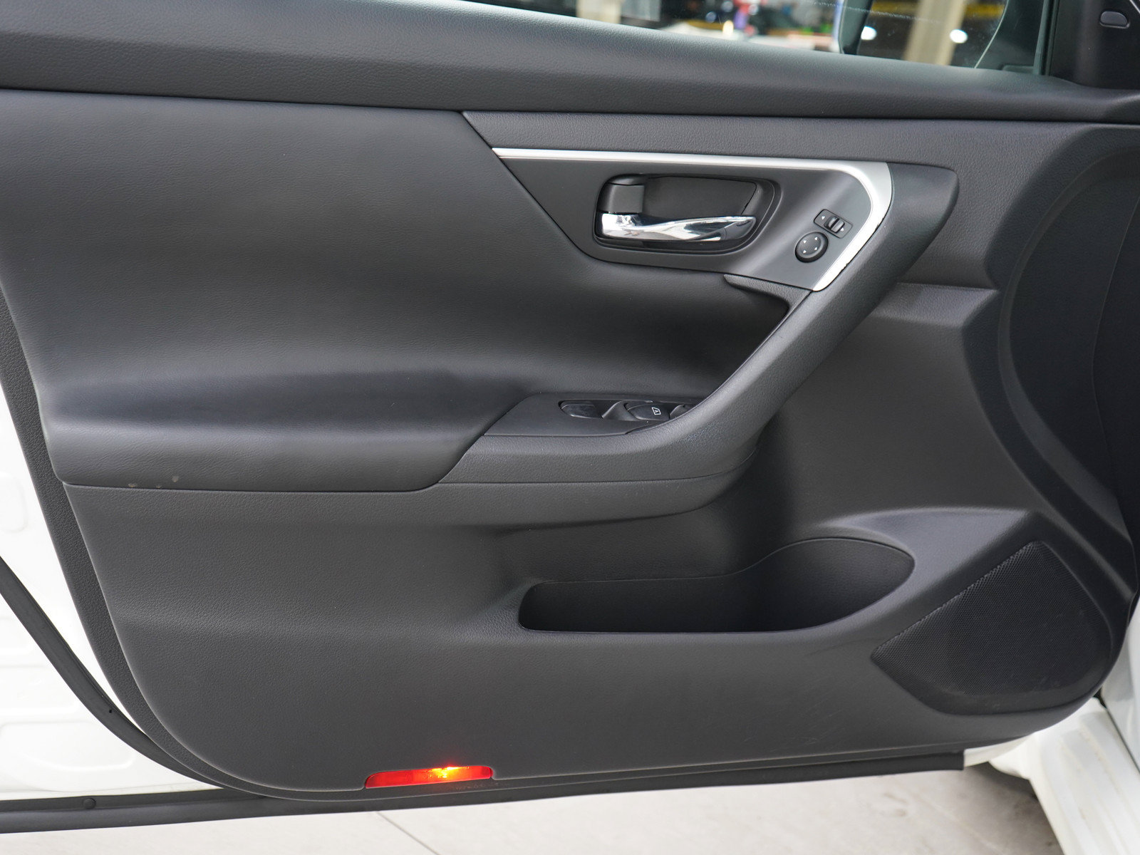 Used 2016 Nissan Altima 2.5 SV w/ Convenience Package FWD image 17