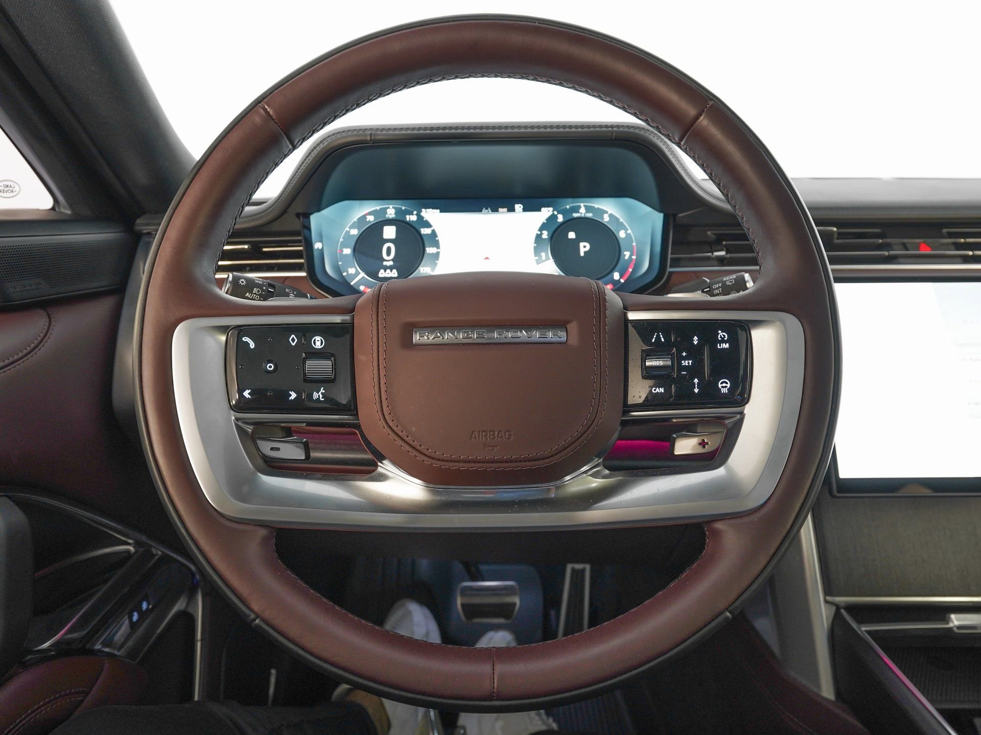 Used 2025 Land Rover Range Rover SE image 18