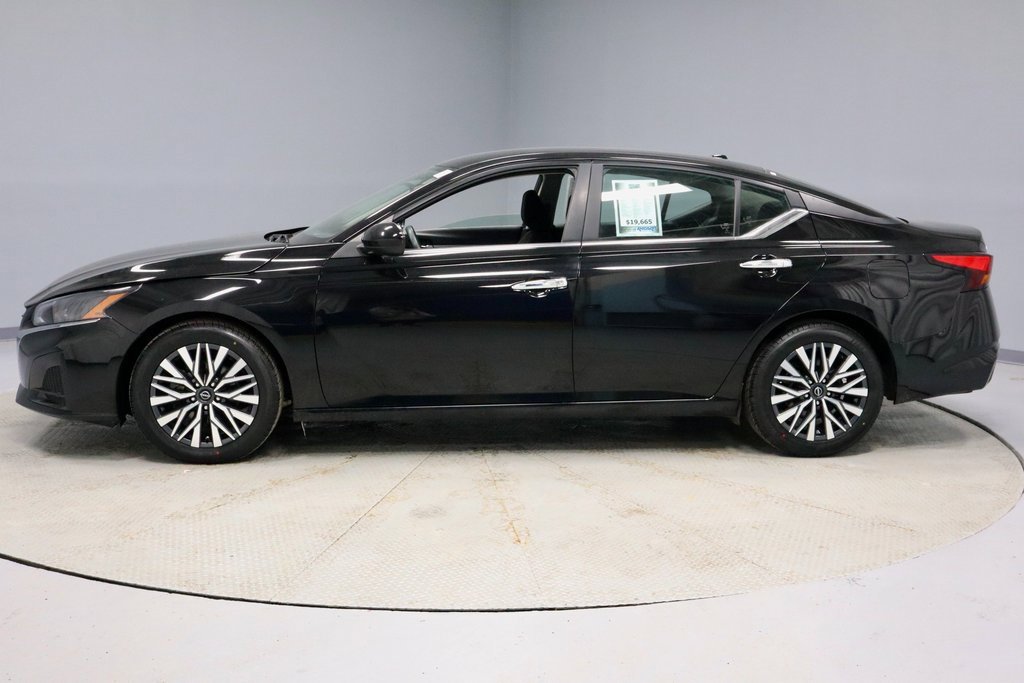 Certified 2023 Nissan Altima 2.5 SV image 8