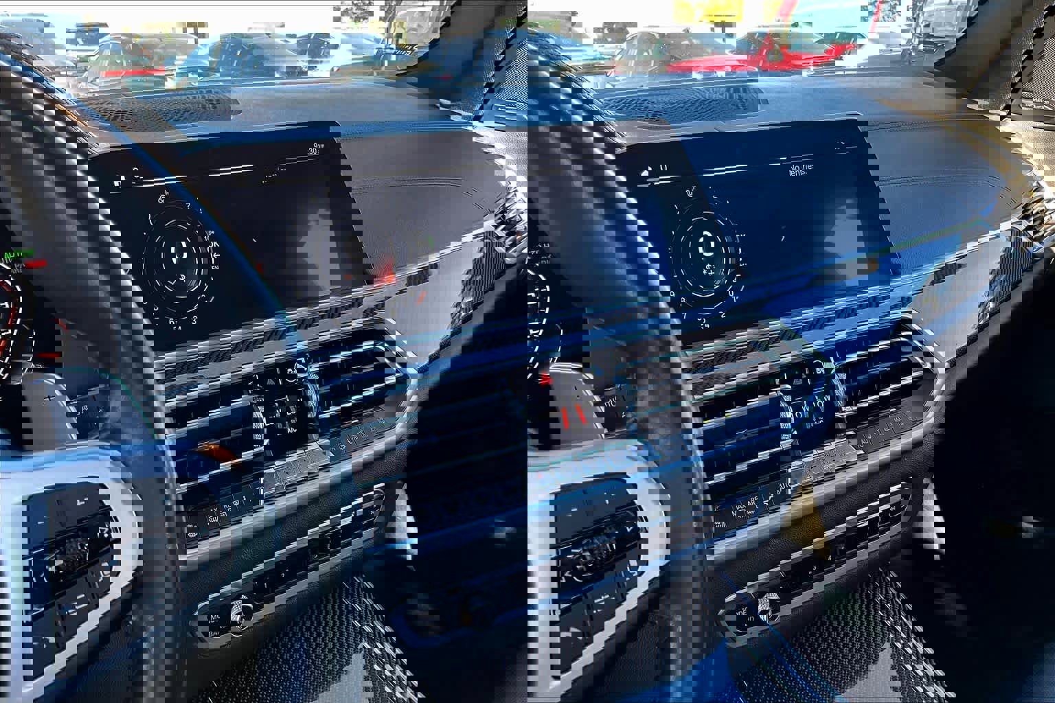 Used 2021 BMW X5 M50i w/ Executive Package image 9