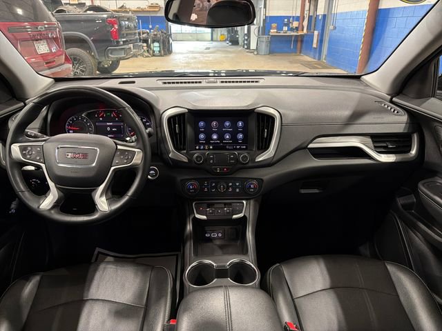Used 2024 GMC Terrain SLT AWD/4WD image 30