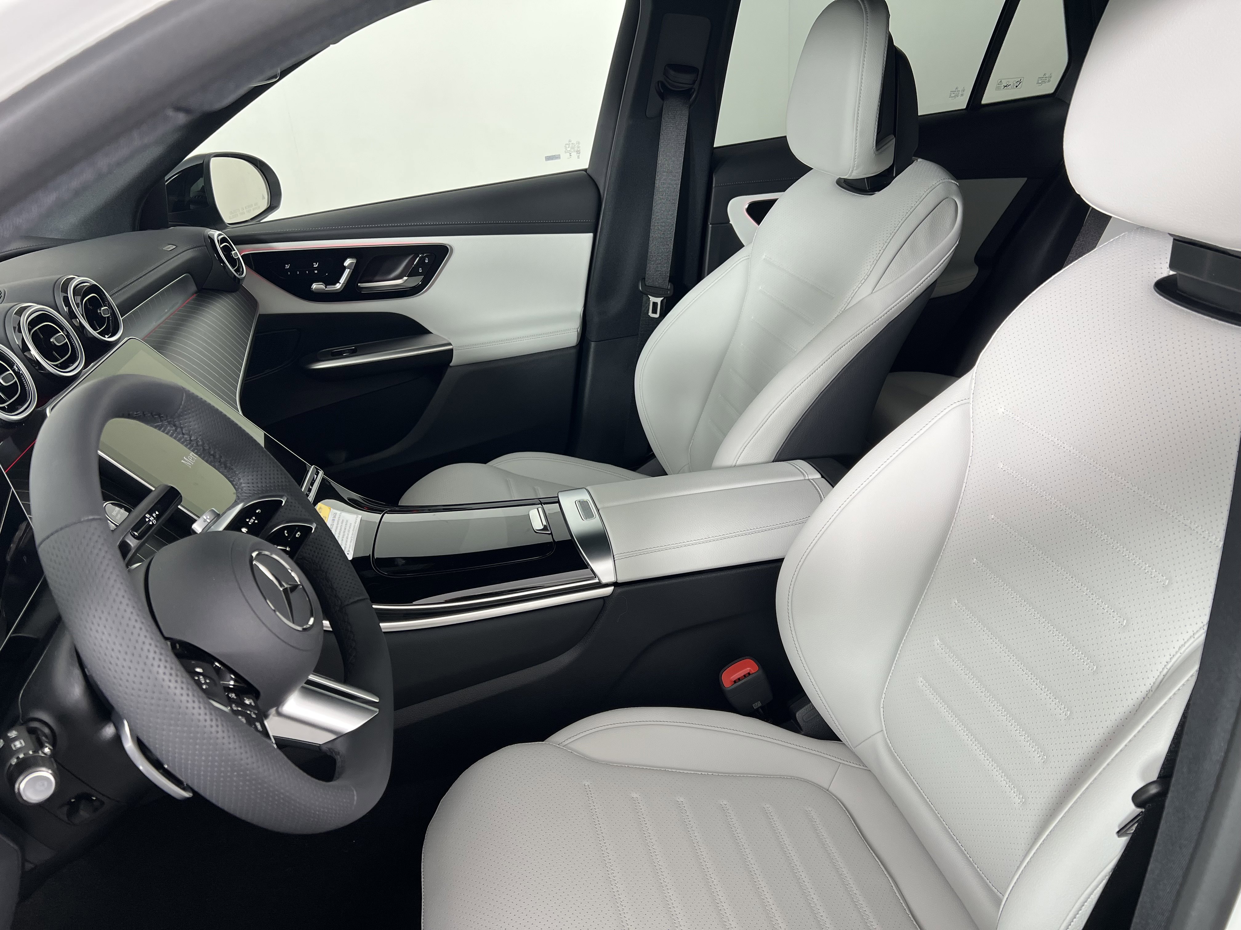 New 2026 Mercedes-Benz GLC 300 4MATIC image 4